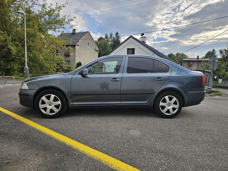 Škoda Octavia (2007) 2 1.9TDI - fotka 2 z 17