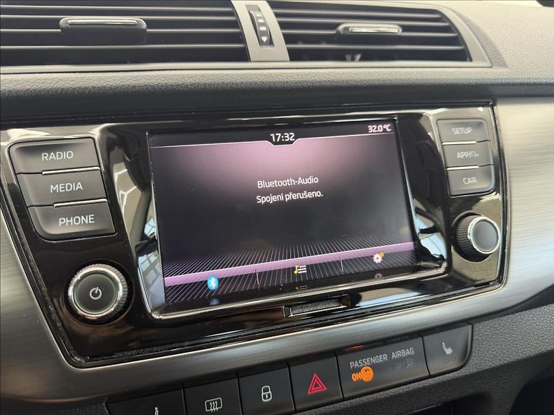 Škoda Fabia 1,0 TSI, tažné, LED, CarPlay - fotka 24 z 35