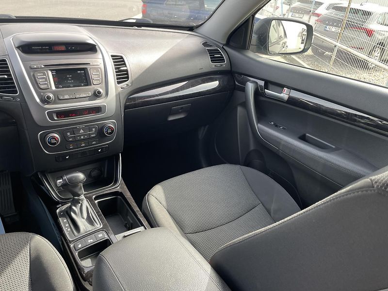 Kia Sorento 2,2 CRDi/145kW 4x4 - Automat - fotka 31 z 64