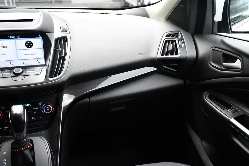 Ford Kuga 2,0TDCi AUT. A/C ČR TAŽNÉ - fotka 8 z 39