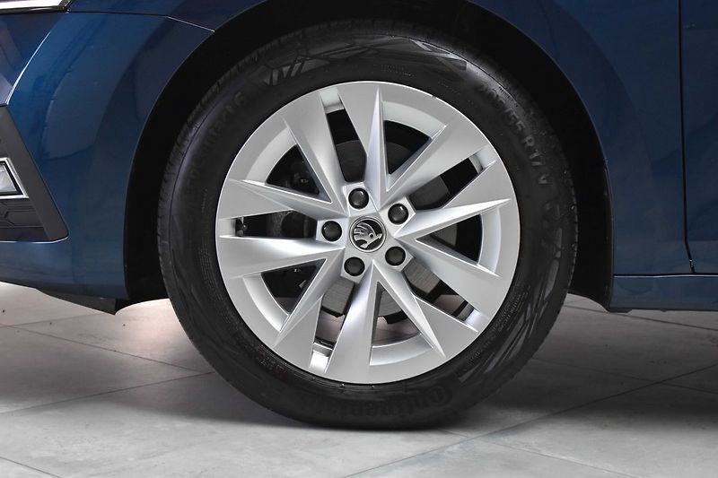 Škoda Octavia 1.5 TSI STYLE*KESSY*DPH*ČR 1.M - fotka 32 z 38