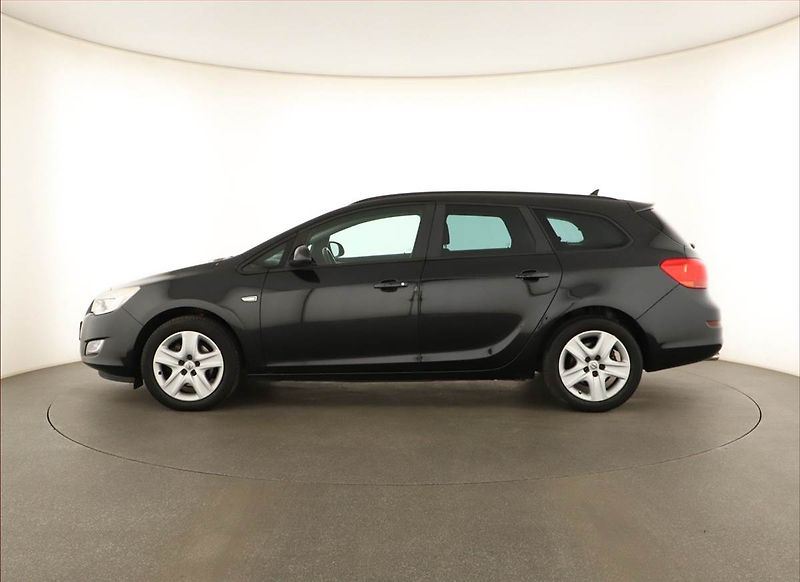 Opel Astra (2011) 2.0 CDTI, Serv.kniha, Navi - fotka 3 z 13