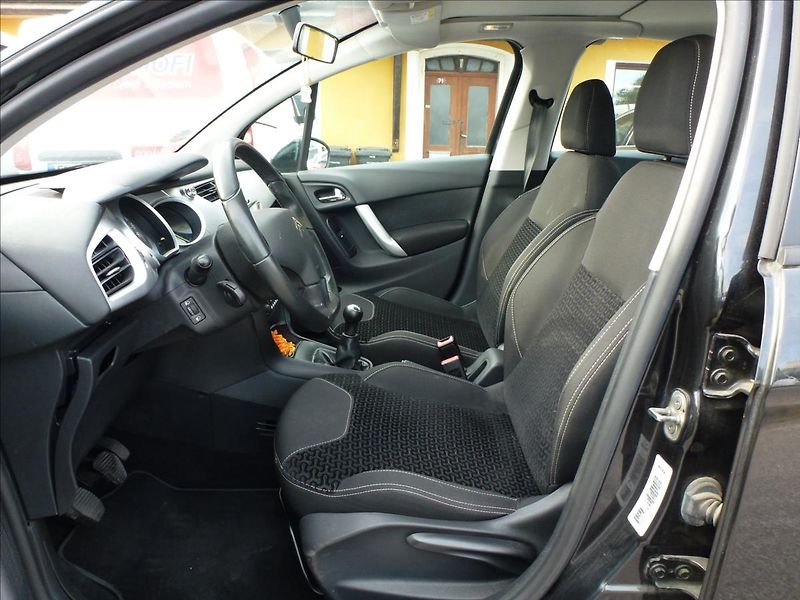 Citroën C3 1,4 i Black Edition - fotka 17 z 48