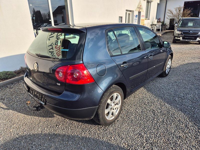 Volkswagen Golf (2005) 1.6 MPI Trend - fotka 5 z 30