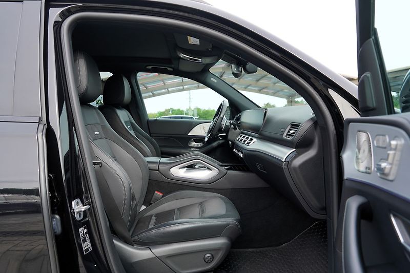 Mercedes-Benz GLE 53 AMG/4Matic+/20/ČR - fotka 32 z 47