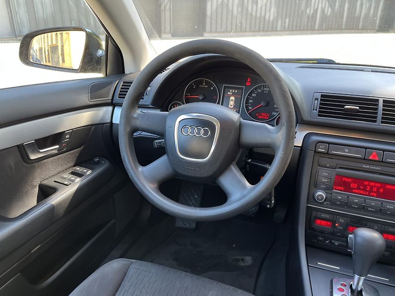 Audi A4 2,7 TDI V6 /132 kW /  - fotka 26 z 31
