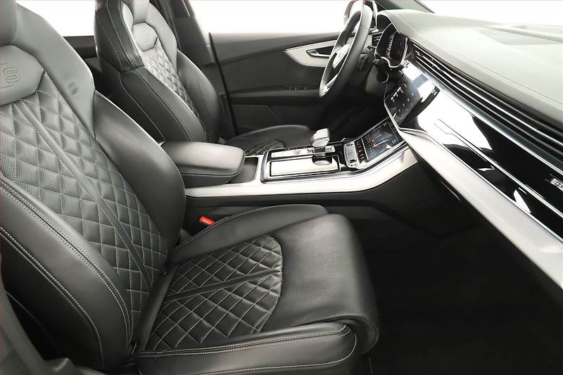 Audi Q8 (2023) 50 TDI, Vzduch, Nez.top - fotka 7 z 25