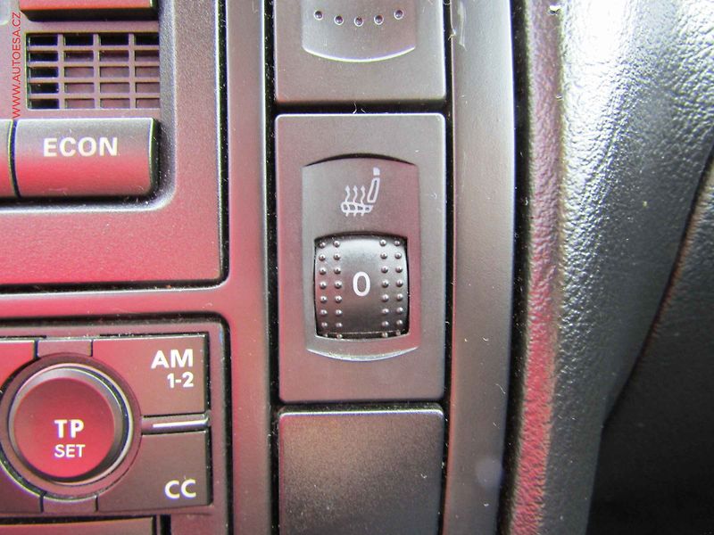 Volkswagen Passat (2000) 1.6 i, AC, výhředv sed - fotka 14 z 15