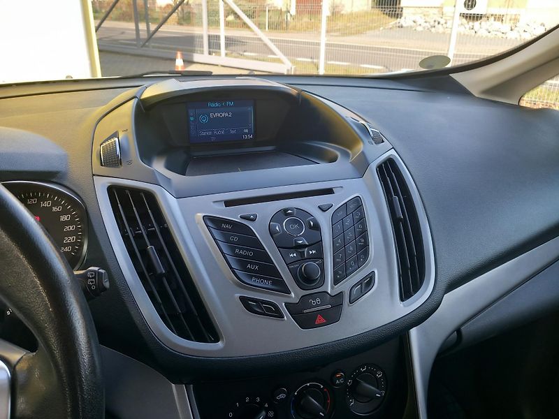 Ford Grand C-MAX (2015) 7 MÍST NAVIGACE POUZE 93t.KM!  - fotka 25 z 40