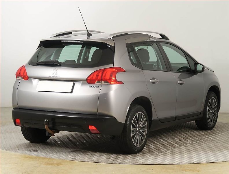 Peugeot 2008 (2014) 1.2 PureTech, Tempomat - fotka 5 z 16