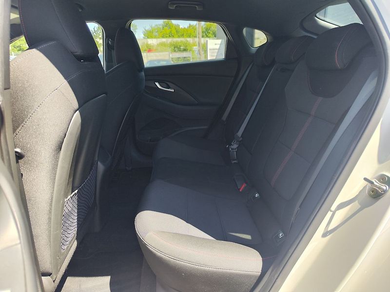 Hyundai i30 1.5 T-GDI/117 N-Line - fotka 10 z 31