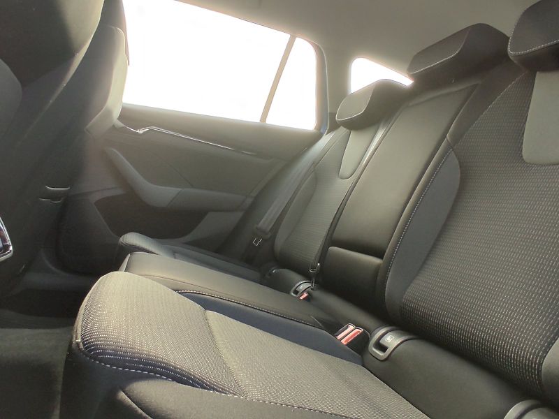 Škoda Octavia (2021) Combi Ambition Plus 2,0 Tdi 85 - fotka 22 z 32