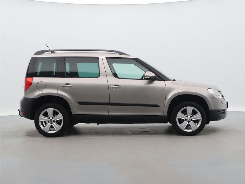 Škoda Yeti 2,0 TDI 103kW DSG 4x4 Xenon - fotka 8 z 31