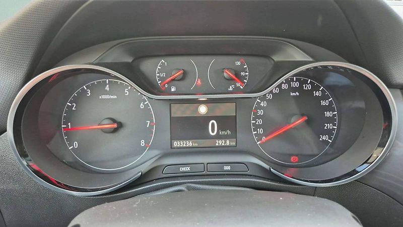 Opel Crossland Elegance F 12 XHL (81kW / 110H - fotka 24 z 49