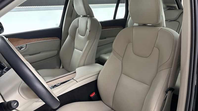 Volvo XC90 2.0 B5 AUT AWD Inscription - fotka 15 z 32
