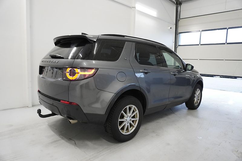 Land Rover Discovery Sport 2.0 110 kW 4WD AUTOMAT - fotka 8 z 28
