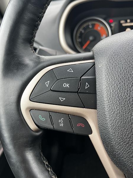 Jeep Cherokee 2.2 147kW 4x4 9.ZF Night Eagle - fotka 9 z 23