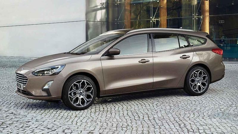 Mazda 6 si účtuje za kombi přesně tolik, co za sedan. Tedy 716 400 Kč.
