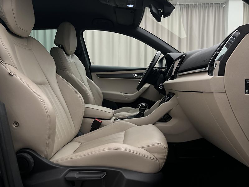 Škoda Karoq 1.5 TSI STYLE AUT CZ - fotka 17 z 44