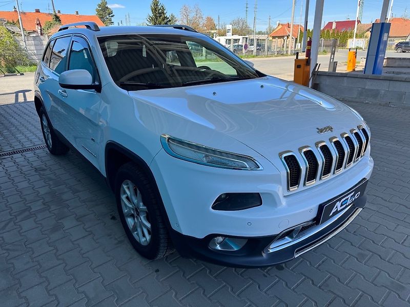 Jeep Cherokee (2015) 2.0 L TD Longitude - fotka 4 z 50