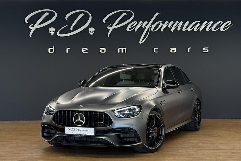 Mercedes-Benz Třídy E (2021) E 63s AMG 4Matic+ V8 Biturbo - fotka 2 z 124