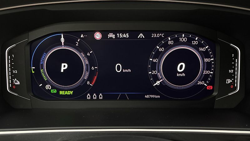 Volkswagen Tiguan 1.4 TSI PHEV DSG R-Line - fotka 10 z 33