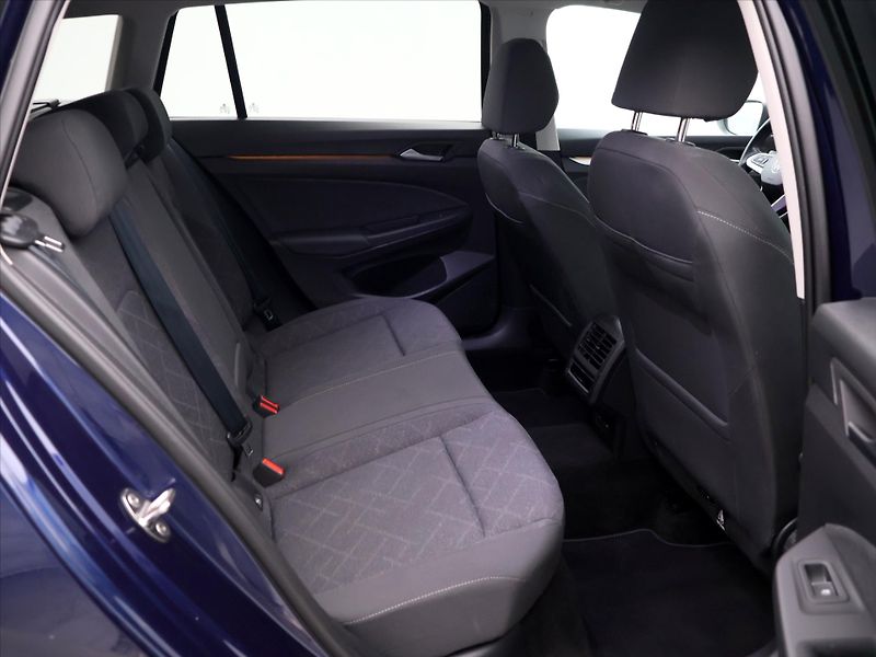 Volkswagen Golf 1,5 1.5 TSI 110 kW DSG Variant - fotka 12 z 35