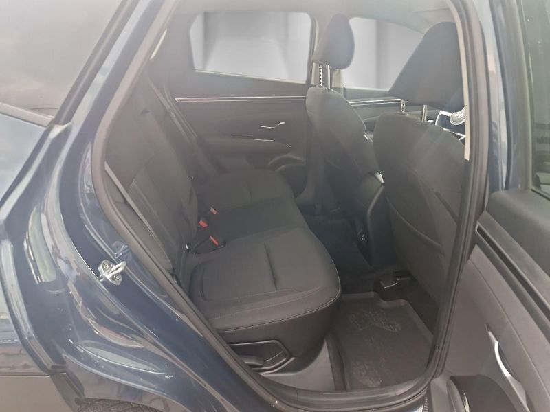 Hyundai Tucson (2023) 1,6 T-GDi SMART 110 kW 4x4 - fotka 20 z 24