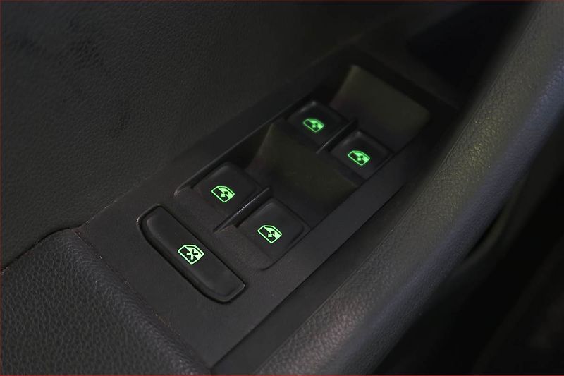 Škoda Octavia (2017) 2.0 TDI, Automat, Navi - fotka 16 z 16