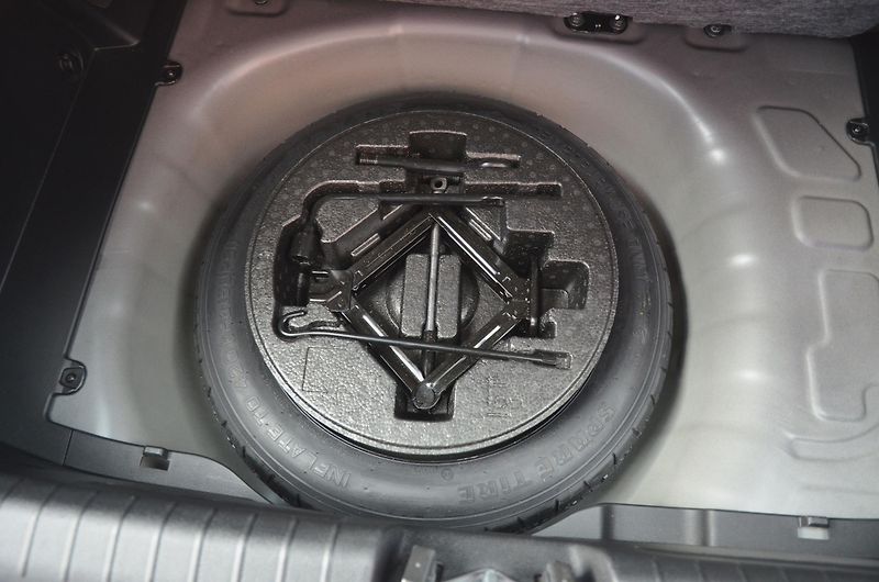 Hyundai i20 (2024) 1.2i 62kW / ČR / 8.000km - fotka 12 z 37