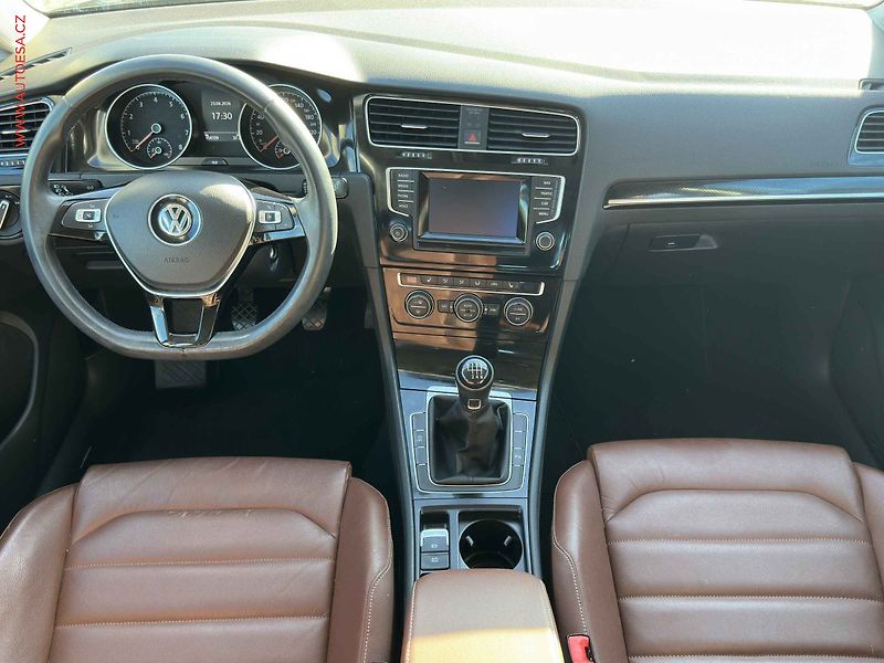 Volkswagen Golf (2013) 1.4 TSi VII, Highline, bixen - fotka 8 z 21