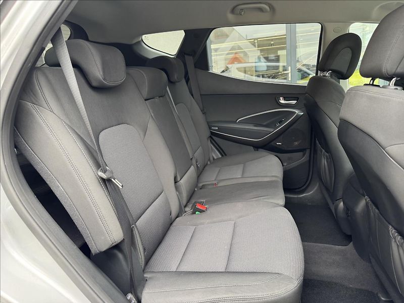 Hyundai Santa Fe 2,2 CRDi Style 4x4 - fotka 10 z 17