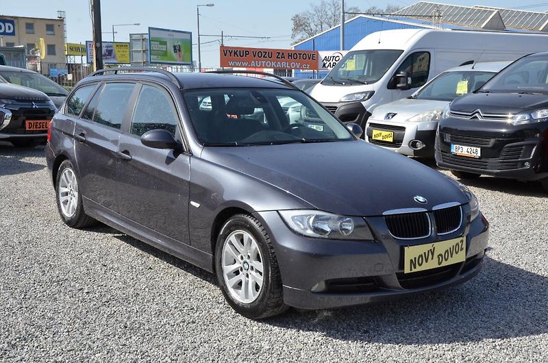 BMW Řada 3 (2007) 320d Touring 110kW / TAŽNÉ - fotka 1 z 30