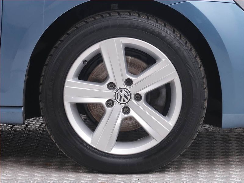 Volkswagen Golf (2013) 1.6 TDI, Serv.kniha, Navi - fotka 15 z 17