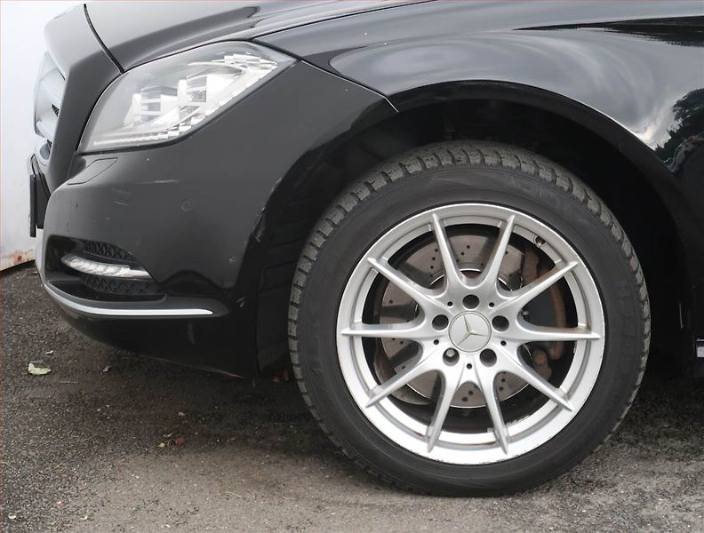 Mercedes-Benz CLS (2013) 350 CDI, Automat, Kůže, Navi - fotka 15 z 20