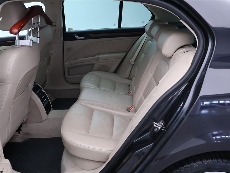 Škoda Superb 3,6 FSI 191kW Exclusive 1.Maj - fotka 13 z 28