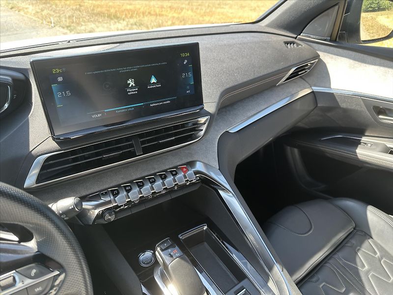 Peugeot 3008 GT 1,6 PureTech 133kW Automat - fotka 20 z 32
