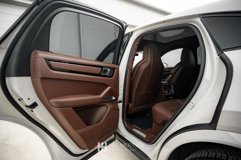 Porsche Cayenne (2020) Coupé Turbo 404kW - fotka 36 z 56