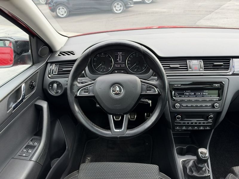 Škoda Rapid (2014) Spaceback 1.2 TSI StylePlus - fotka 14 z 31