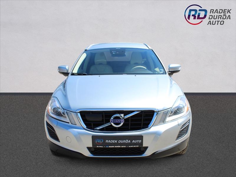 Volvo XC60 2,4 D4  ČR,A/T,4x4,OCEAN RACE - fotka 2 z 31