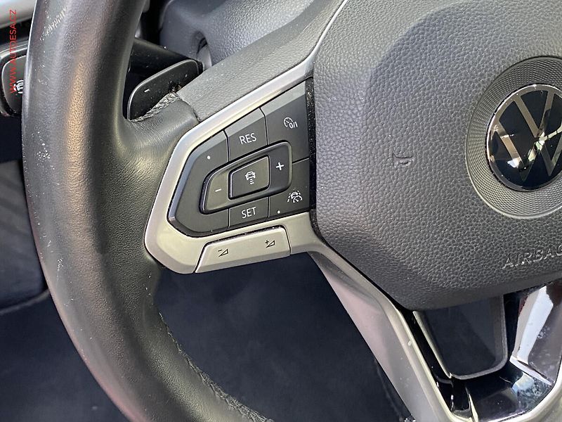Volkswagen Golf (2022) 2.0 TDi, Life, DSG, LED - fotka 16 z 23