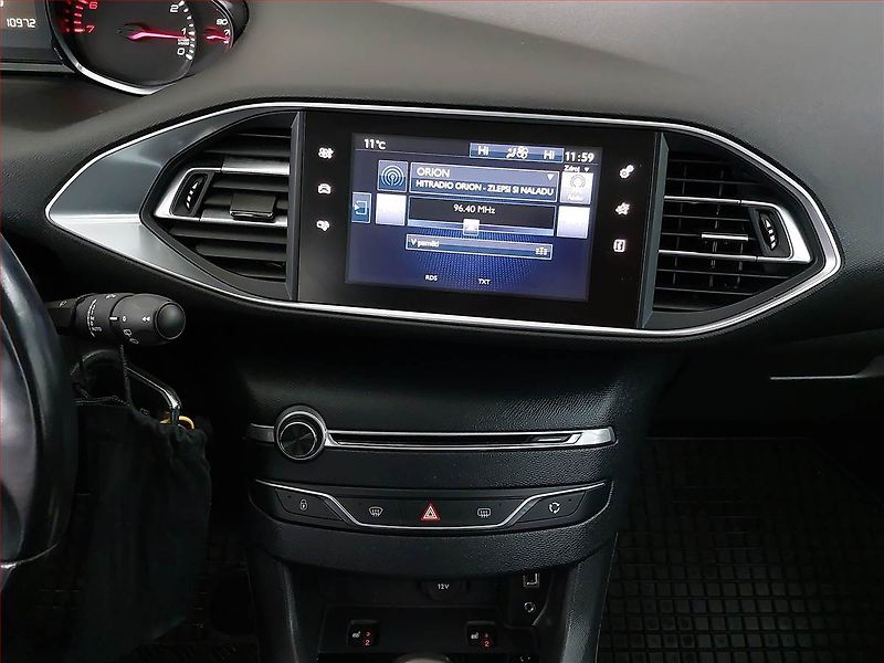 Peugeot 308 (2016) 1.2 e-THP, ČR,1.maj - fotka 10 z 17