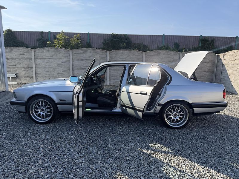 BMW Řada 7 730i 190PS SHADOWLINE EXTRA!!! - fotka 132 z 156