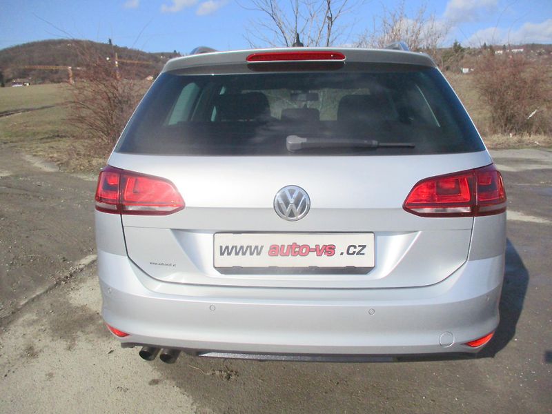 Volkswagen Golf 2.0TDi 110kW HIGHLINE L+Z PNEU - fotka 8 z 45