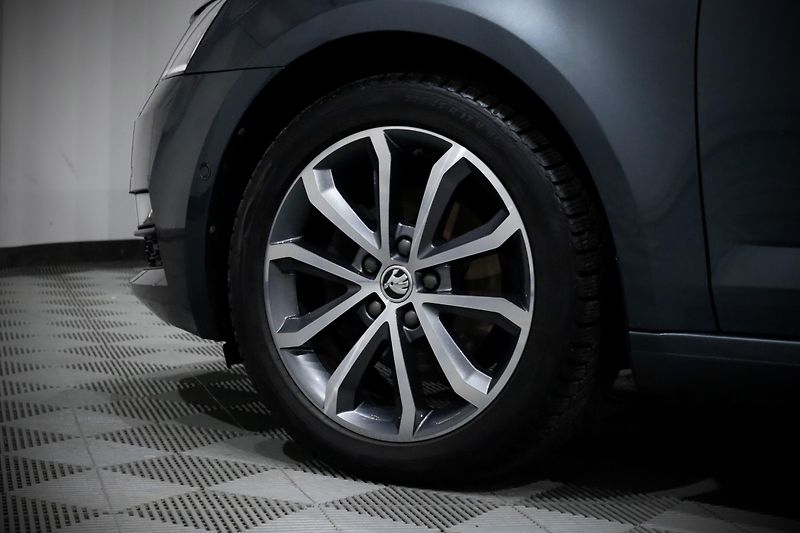 Škoda Octavia 3 FL Combi 1.4 TSI 110 kW - fotka 9 z 37