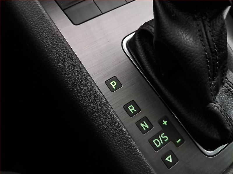 Škoda Octavia (2018) 1.6 TDI, Automat, Navi - fotka 16 z 17
