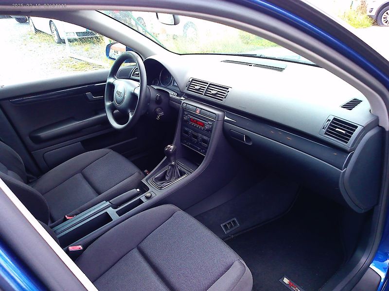 Audi A4 Avant 2.0 FSi, Servisní kniha - fotka 17 z 23