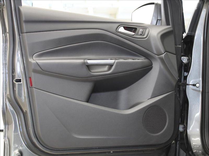 Ford Kuga 1,5 EB 110kW 54tkm. 1.maj.ČR - fotka 14 z 20
