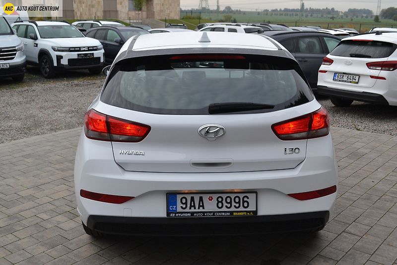 Hyundai i30 22 HB 1,5I MT START PLUS - fotka 4 z 45
