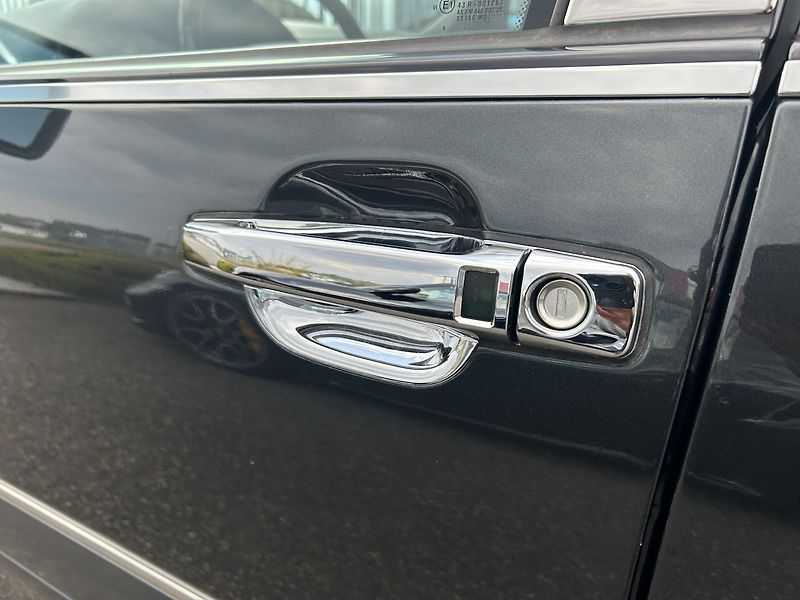 Mercedes-Benz Třídy S S 600 L V12 - fotka 12 z 34